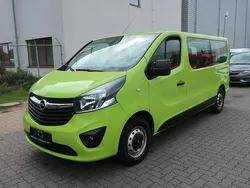Grün Gebraucht 2018 Opel Vivaro Van | 12.900 €