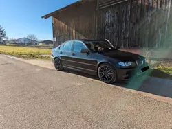 Schwarz Gebraucht 2002 BMW 330 M Sport Limousine | 8.000 €