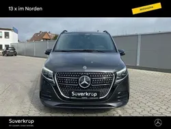 Grau Gebraucht 2024 Mercedes V300 Avantgarde Van / Kleinbus | 80.990 €