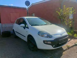 Weiß Gebraucht 2011 Fiat Punto Active Kleinwagen | 3.100 € (Fairer Preis)