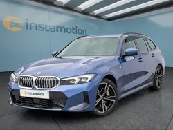 Blau Gebraucht 2024 BMW 330 Kombi | 41.549 € (Superpreis)