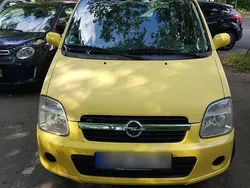 Gelb Gebraucht 2006 Opel Agila Limousine | 1.200 €