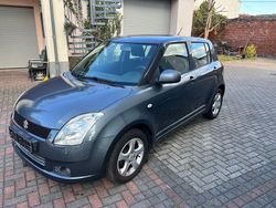 Grau Gebraucht 2006 Suzuki Swift Snow Limousine | 2.999 € (Fairer Preis)