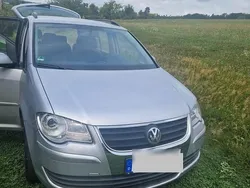 Grau Gebraucht 2009 VW Touran Van / Kleinbus | 5.850 € (Fairer Preis)