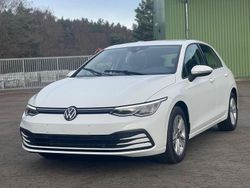 Weiß Gebraucht 2022 VW Golf Life Limousine | 19.300 € (Guter Preis)