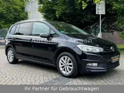 Schwarz Gebraucht 2016 VW Touran Comfortline Van / Kleinbus | 12.990 € (Fairer Preis)