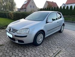 Grau Gebraucht 2005 VW Golf V Kleinwagen | 2.799 € (Fairer Preis)
