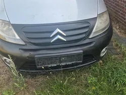 Grau Gebraucht 2006 Citroën C3 Kleinwagen | 500 €