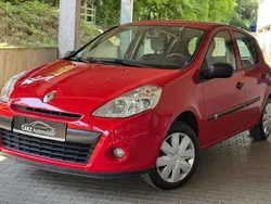 Hellrot Gebraucht 2009 Renault Clio II Expression Kleinwagen | 3.500 € (Fairer Preis)