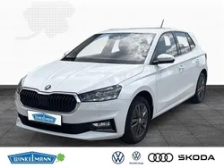 Weiß Gebraucht 2023 Skoda Fabia Limousine | 19.450 € (Fairer Preis)
