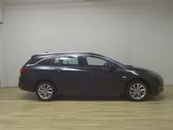 Schwarz Gebraucht 2021 Opel Astra Elegance Kombi | 12.980 € (Guter Preis)