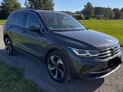 Grau Gebraucht 2022 VW Tiguan Elegance SUV | 27.500 € (Superpreis)