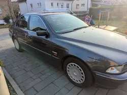 BMW 523