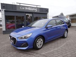 Blau Gebraucht 2019 Hyundai i30 Select Limousine | 12.590 € (Fairer Preis)