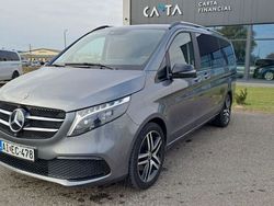 Grau Gebraucht 2024 Mercedes V300 Avantgarde Van / Kleinbus | 71.162 € (Etwas zu teuer)
