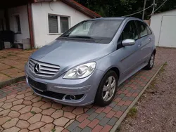 Blau Gebraucht 2005 Mercedes B200 Van / Kleinbus | 4.790 € (Fairer Preis)