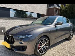 Grau Gebraucht 2017 Maserati Levante SUV | 34.000 € (Guter Preis)