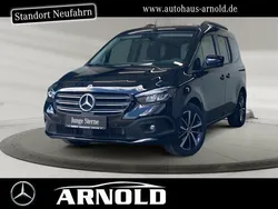 Schwarz (loparitschwarz) Neu 2025 Mercedes 180 Progressive Limousine | 34.350 € (Guter Preis)