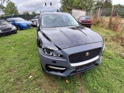 Gebraucht 2017 Jaguar F-Pace R-Sport SUV | 13.900 €