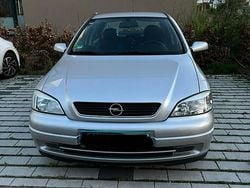 Grau Gebraucht 1999 Opel Astra Limousine | 2.300 € (Fairer Preis)