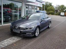 Grau Gebraucht 2016 VW Passat Highline Limousine | 16.940 € (Fairer Preis)