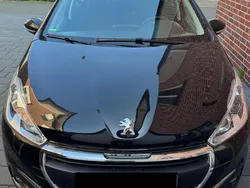 Schwarz Gebraucht 2017 Peugeot 208 Active Kleinwagen | 7.000 € (Fairer Preis)