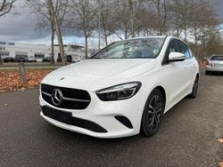 Weiß Gebraucht 2023 Mercedes B180 Van / Kleinbus | 19.999 €