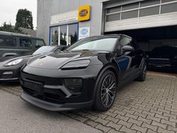 Schwarz Gebraucht 2025 Porsche Macan 4 Electric SUV | 85.899 € (Guter Preis)