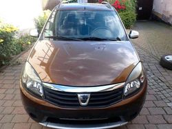 Braun Gebraucht 2012 Dacia Sandero Stepway Limousine | 4.200 € (Guter Preis)