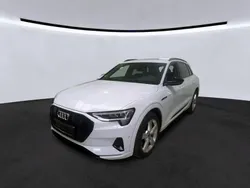 Gletscherweiß metallic Gebraucht 2020 Audi e-tron Advanced SUV | 40.997 € (Teuer)