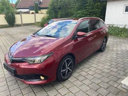 Rot Gebraucht 2018 Toyota Auris Touring Sports Team Kombi | 11.999 € (Guter Preis)