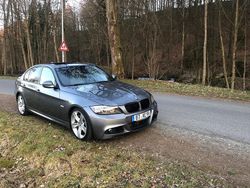 Grau Gebraucht 2011 BMW 335 Sport Line Limousine | 15.400 € (Superpreis)