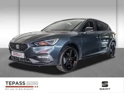 Grau Neu 2025 Seat Leon FR Limousine | 33.880 € (Teuer)