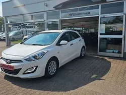 Weiß Gebraucht 2014 Hyundai i30 Classic Limousine | 7.490 € (Guter Preis)