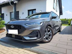 Grau Gebraucht 2024 Ford Focus ST-Line X Kombi | 22.950 € (Guter Preis)