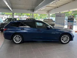 Phytonicblau Gebraucht 2022 BMW 318 Sport Line Kombi | 26.400 € (Fairer Preis)