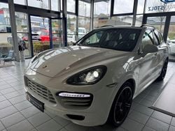 Weiss Gebraucht 2013 Porsche Cayenne Turbo SUV | 39.976 € (Teuer)
