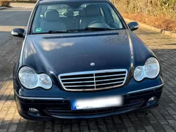 Blau Gebraucht 2005 Mercedes C220 Avantgarde Kombi | 4.400 € (Etwas zu teuer)