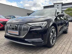 Brillantschwarz Gebraucht 2023 Audi e-tron S-Line SUV | 38.950 € (Guter Preis)
