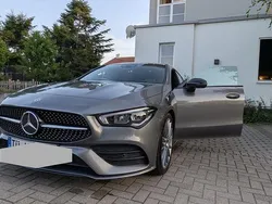 Grau Gebraucht 2020 Mercedes CLA200 Shooting Brake Kombi | 27.700 € (Guter Preis)