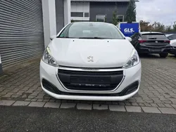 Weiß Gebraucht 2019 Peugeot 208 Kleinwagen | 9.650 € (Etwas zu teuer)