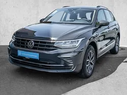 Uranograu Gebraucht 2022 VW Tiguan Life SUV | 27.480 € (Superpreis)