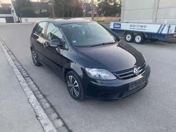 Schwarz Gebraucht 2005 VW Golf Plus Cross Comfortline Van / Kleinbus | 2.600 € (Fairer Preis)