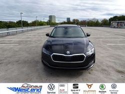 Schwarz (metallic) Gebraucht 2023 Skoda Octavia Style Kombi | 31.600 € (Teuer)