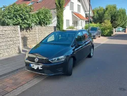 Schwarz Gebraucht 2016 VW Golf Sportsvan Trendline Van / Kleinbus | 7.900 € (Guter Preis)
