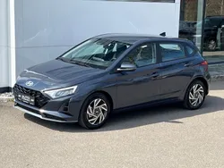 Grau Neu 2025 Hyundai i20 Trend Limousine | 25.990 € (Teuer)