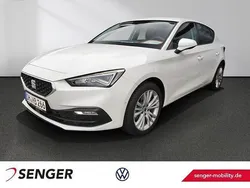 Weiß Gebraucht 2024 Seat Leon Style Limousine | 29.800 € (Teuer)