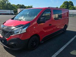 Rot Gebraucht 2016 Renault Trafic Van | 12.600 €