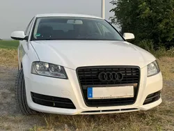 Weiß Gebraucht 2012 Audi A3 Sportback Ambiente Kombi | 6.200 € (Guter Preis)