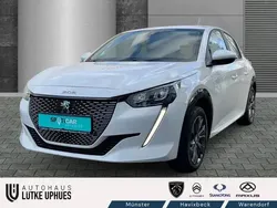 Lack weiss banquise/typ aussen Gebraucht 2021 Peugeot e-208 Active Kleinwagen | 14.900 € (Fairer Preis)